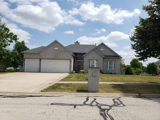 Franz Landscaping Services Logo