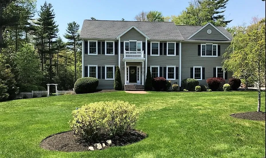 Top-rated garden landscaping in Marshfield, MA - Frasca Landscaping