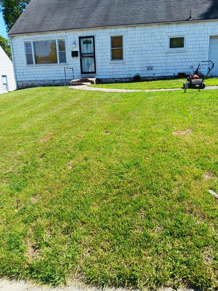 Custom garden landscaping in Independence, MO by Frazier Bros Labor Kings