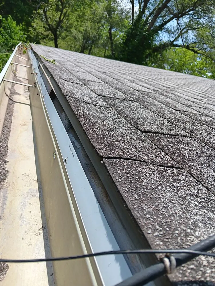 Local lawn mowing service in Independence, MO - Frazier Bros Labor Kings