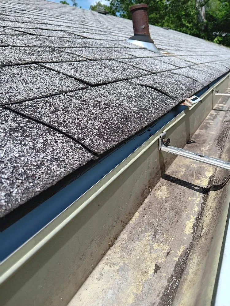 Trusted lawn care service in Independence, MO by Frazier Bros Labor Kings