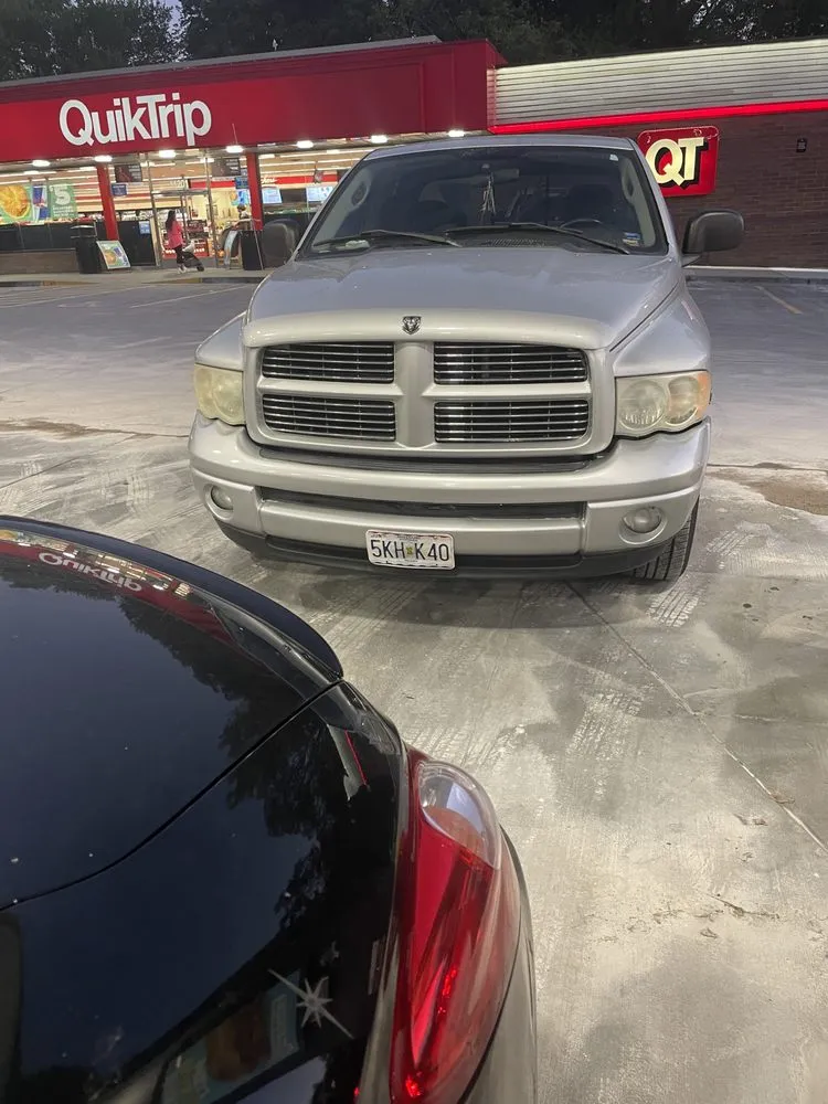 Affordable lawn mowing service experts serving Independence, MO - Frazier Bros Labor Kings