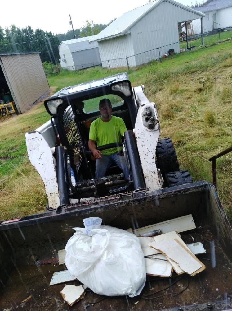 Reliable yard maintenance for homes in Springtown, TX by Frazier