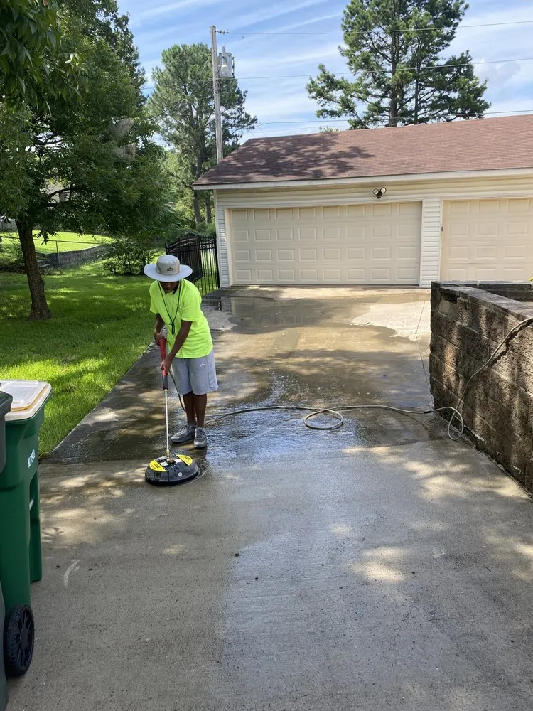 Local lawn mowing service in Little Rock, AR by Frazier-Treadwell