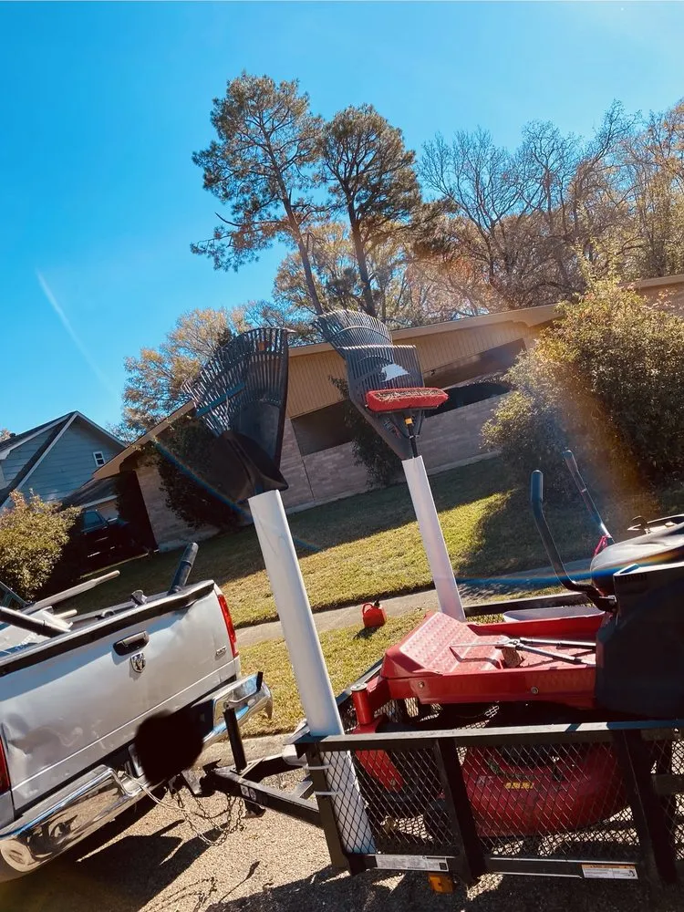 Custom lawn mowing service in Baton Rouge, LA - Fred & Sons Lawncare