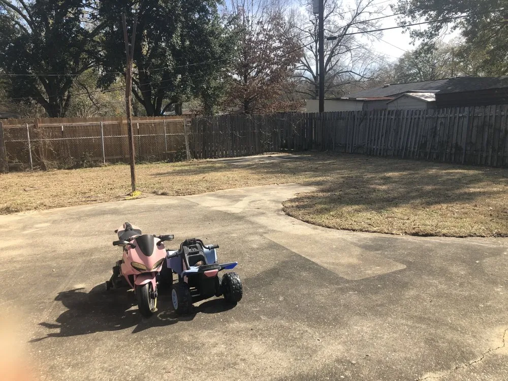 Affordable lawn care service in Baton Rouge, LA - Fred & Sons Lawncare