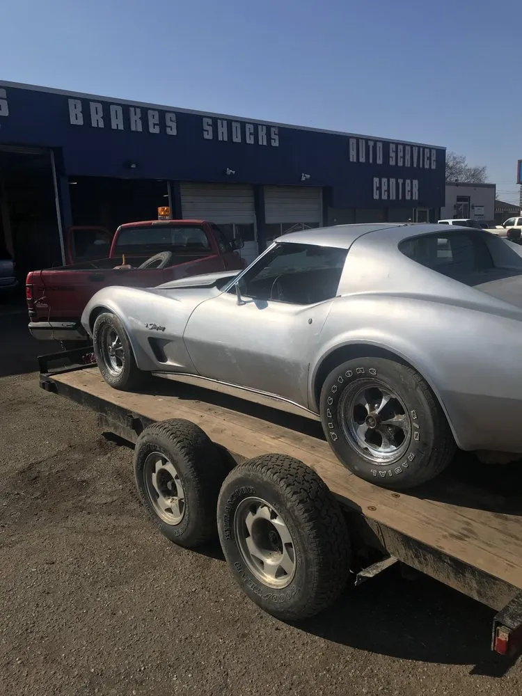 Local yard cleanup service experts serving Lansing, MI - Fred and Sons Hauling