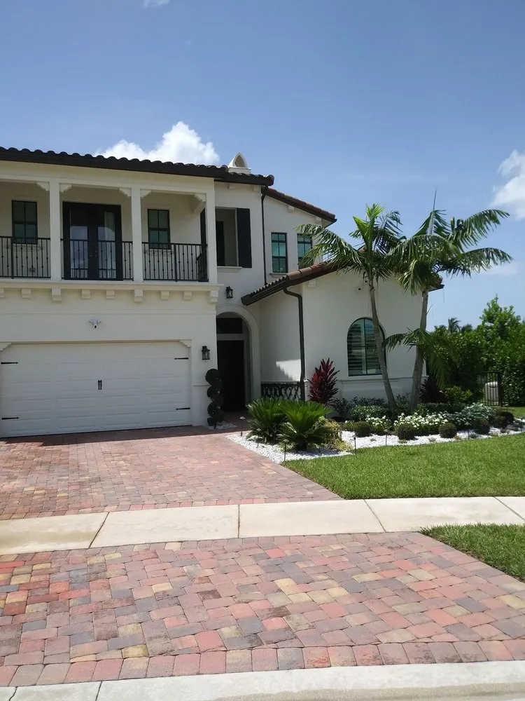Affordable landscaping services in Delray Beach, FL by Fred Gold Proof Pressure Cleaning
