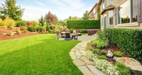 Reliable yard maintenance with custom design across Kentwood, LA - Freddie's Complete Lawn Service