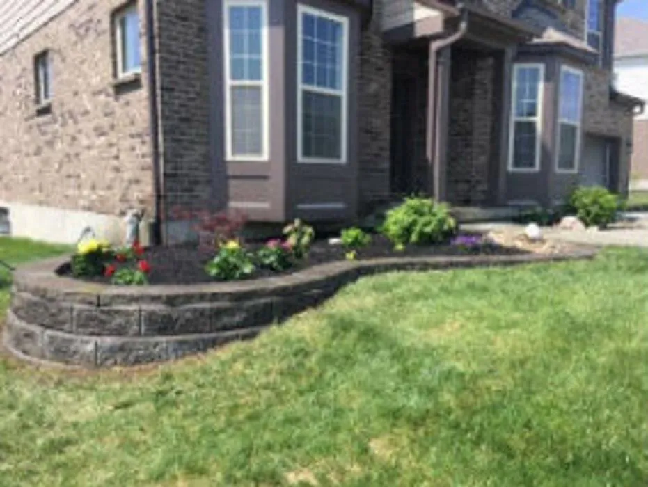 Top-rated yard maintenance in Mason, OH - Freddy's Commercial Lawn Care