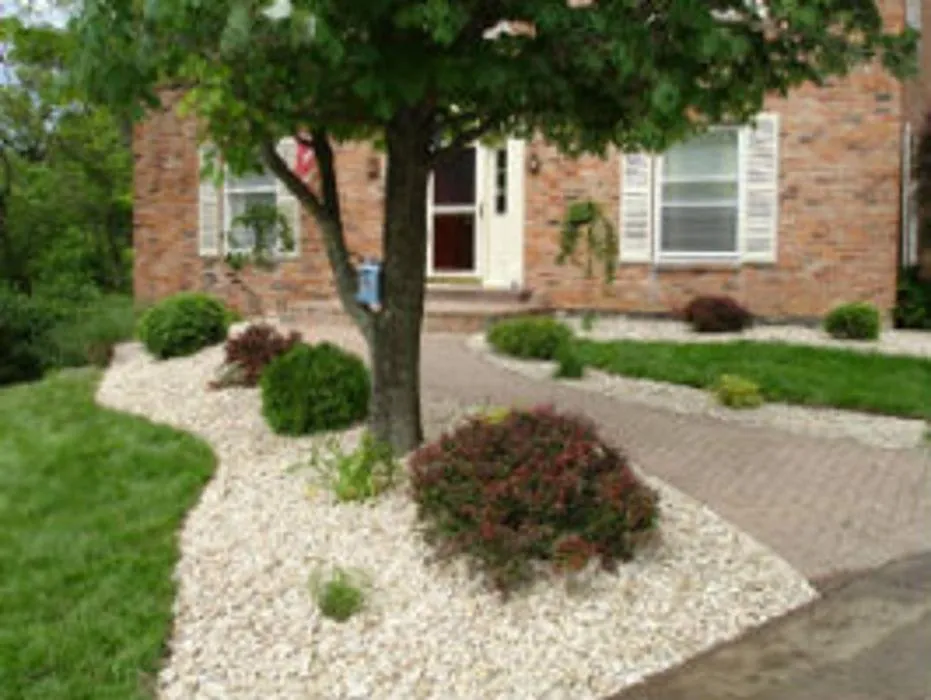 Professional yard cleanup service with custom design in Mason, OH by Freddy's Commercial Lawn Care