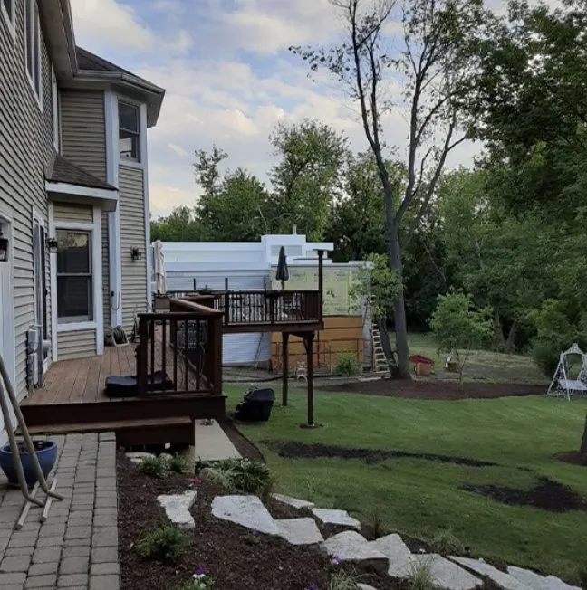 Top-rated outdoor landscaping in Palatine, IL by Freddy's Landscaping