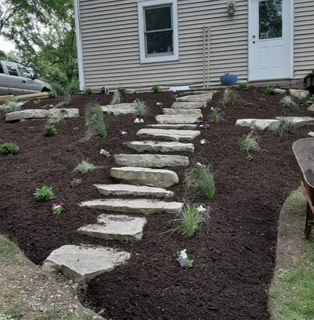 Local yard cleanup service in Palatine, IL - Freddy's Landscaping