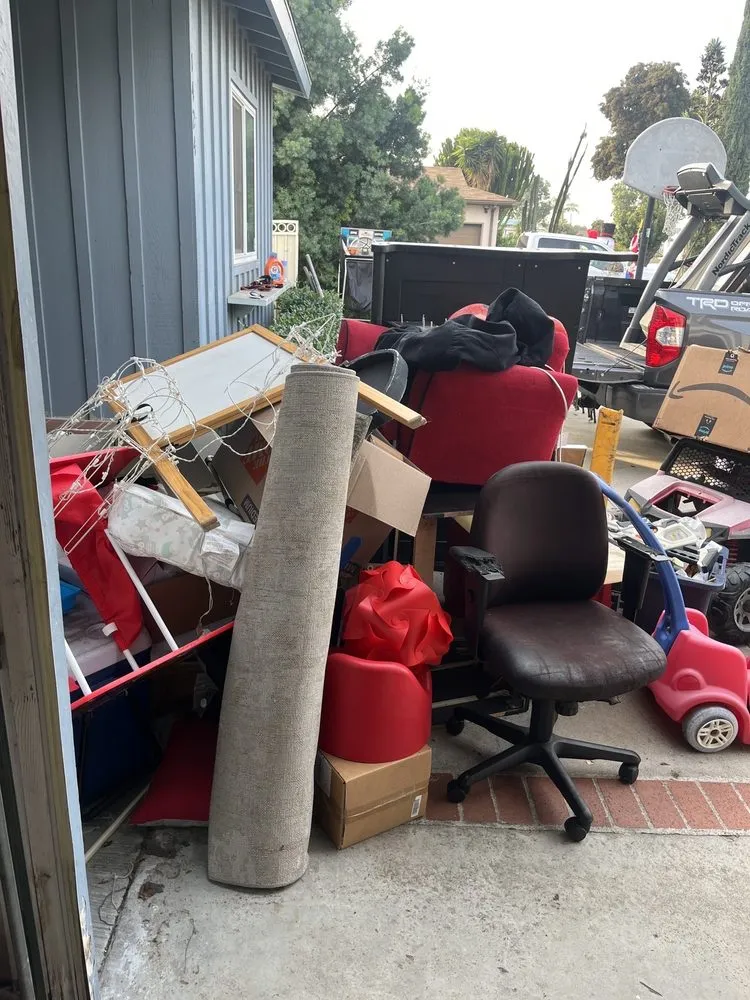 Professional yard maintenance for beautiful yards in Yorba Linda, CA by Freddy's Landscaping