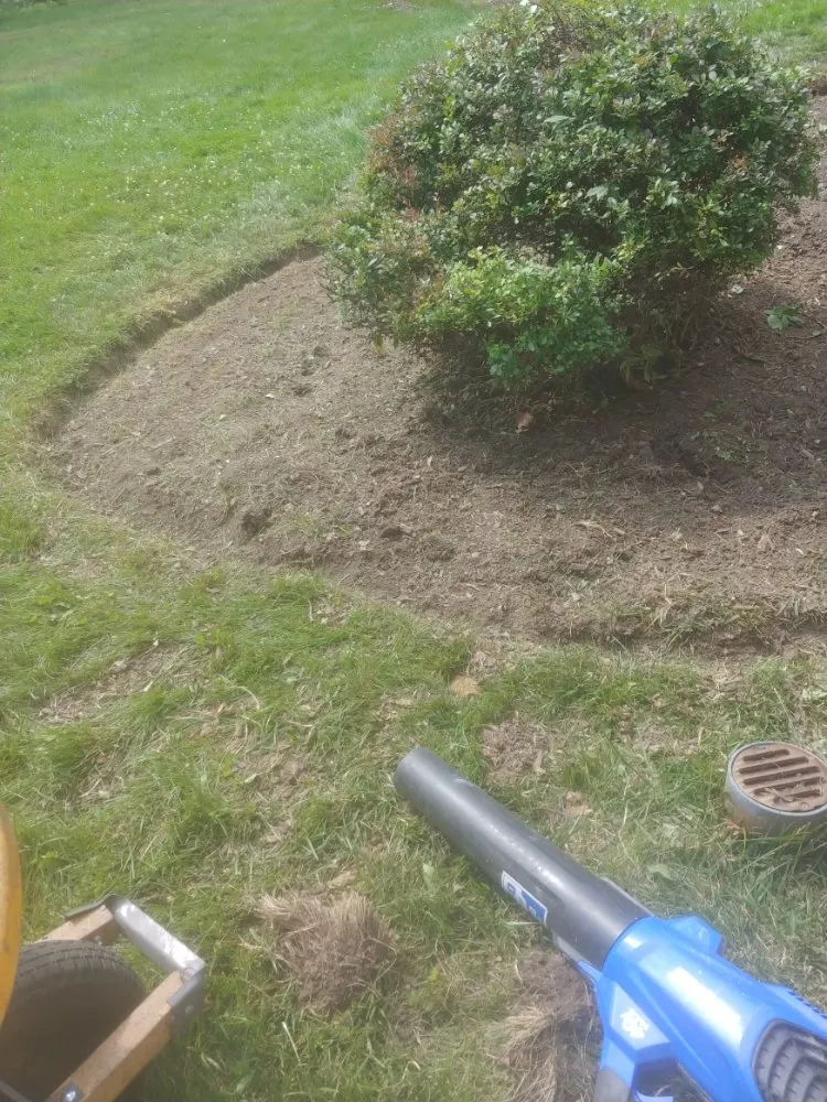 Affordable landscape design for residential properties in Washington, PA by Freddyz Lawncare Services