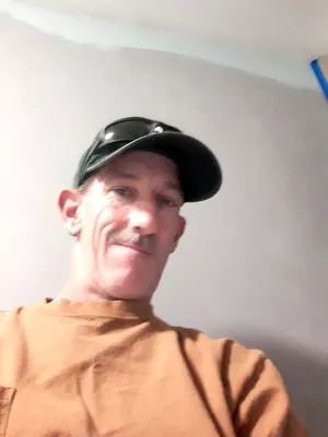 Fred's Landscape And Recycle Logo