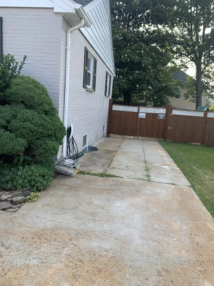 Trusted yard maintenance for residential properties in Annandale, VA by Fredys Hauling