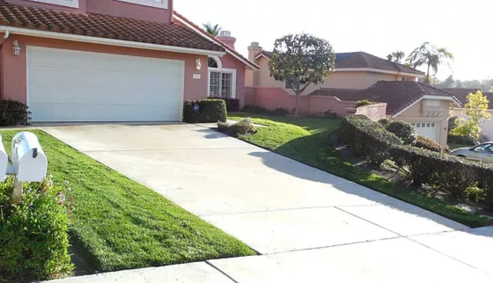 Affordable lawn care service near you across Oceanside, CA - Fredy's Landscaping & Gardening