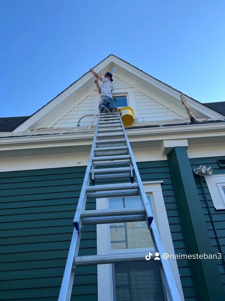 Expert yard maintenance for homes in Bellingham, WA by Fredy's Landscaping and Painting Service