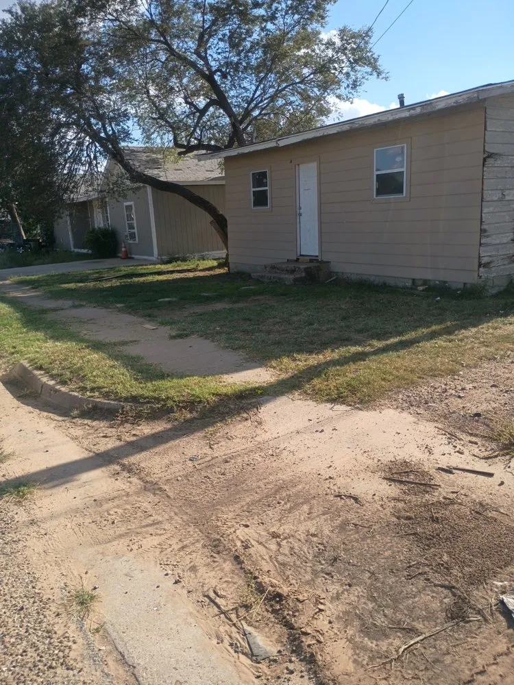 Trusted lawn care service with custom design across Lubbock, TX - Free Birds Lawn Care Service
