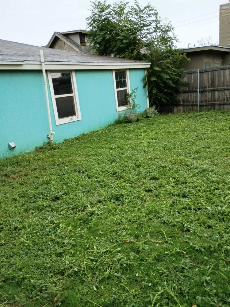 Custom outdoor landscaping in Lubbock, TX - Free Birds Lawn Care Service