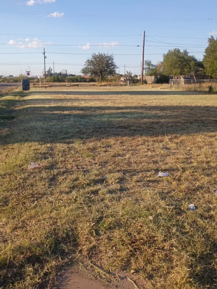 Top-rated lawn mowing service near you across Lubbock, TX - Free Birds Lawn Care Service