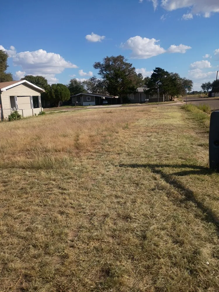 Expert garden landscaping experts serving Lubbock, TX - Free Birds Lawn Care Service