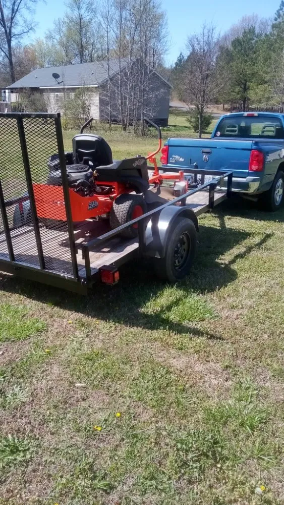 Professional lawn care service experts serving Wingate, NC - Free Birds Lawn Care