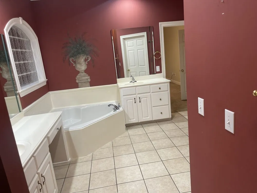 Trusted yard maintenance in Monroe, LA - Free Love Pet Walking