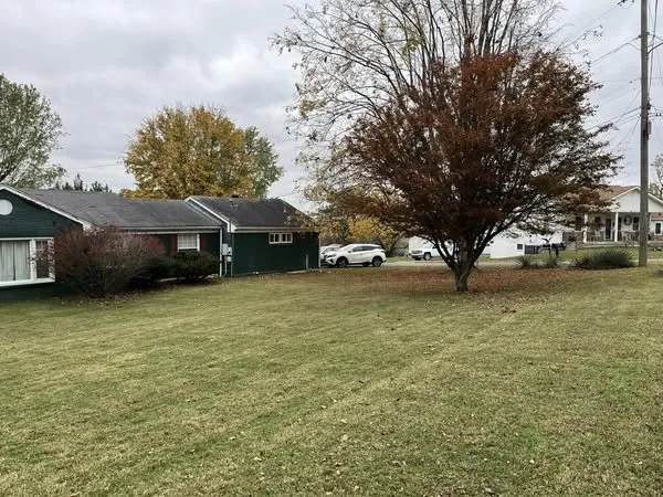 Top-rated landscape installation experts serving Gallatin, TN - Freedom Fields 615