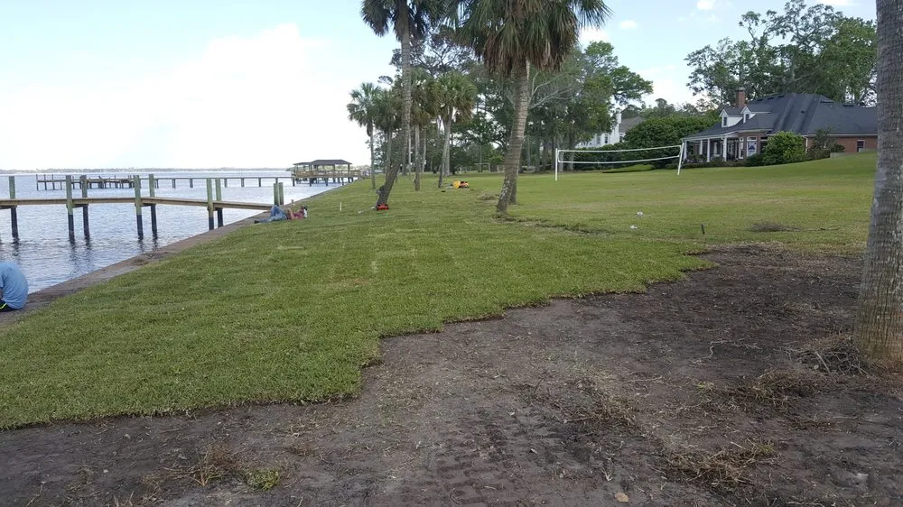 Professional garden landscaping experts serving Middleburg, FL - Freedom Lawn Care & Tractor Services