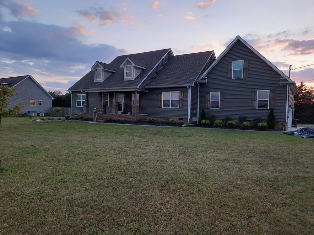 Custom lawn mowing service in Shelbyville, TN - Freedom Lawncare and Tree Service