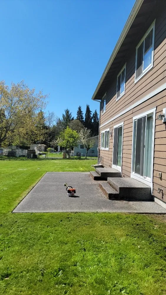 Expert yard maintenance in Spanaway, WA by Freedom Lawncare