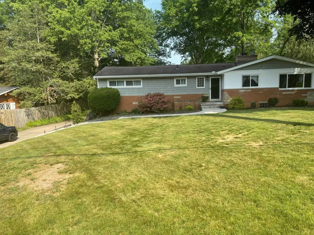 Reliable lawn mowing service experts serving Wadsworth, OH - Freedom Property Preservations