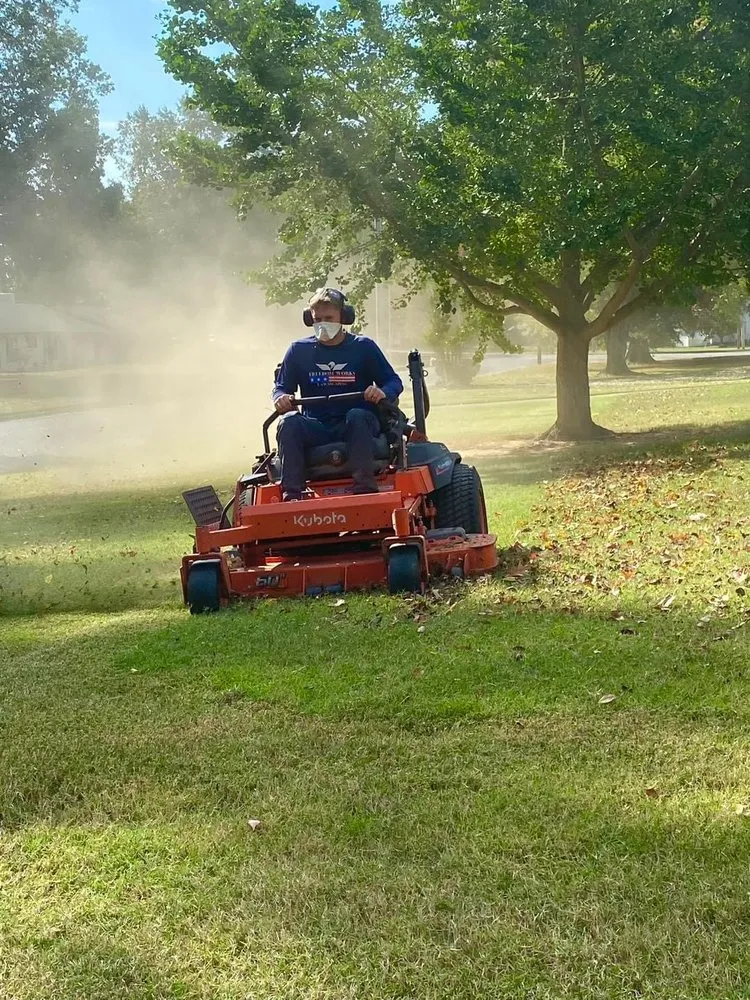Local lawn mowing service experts serving Newbern, TN - Freedom Works Lawnscaping