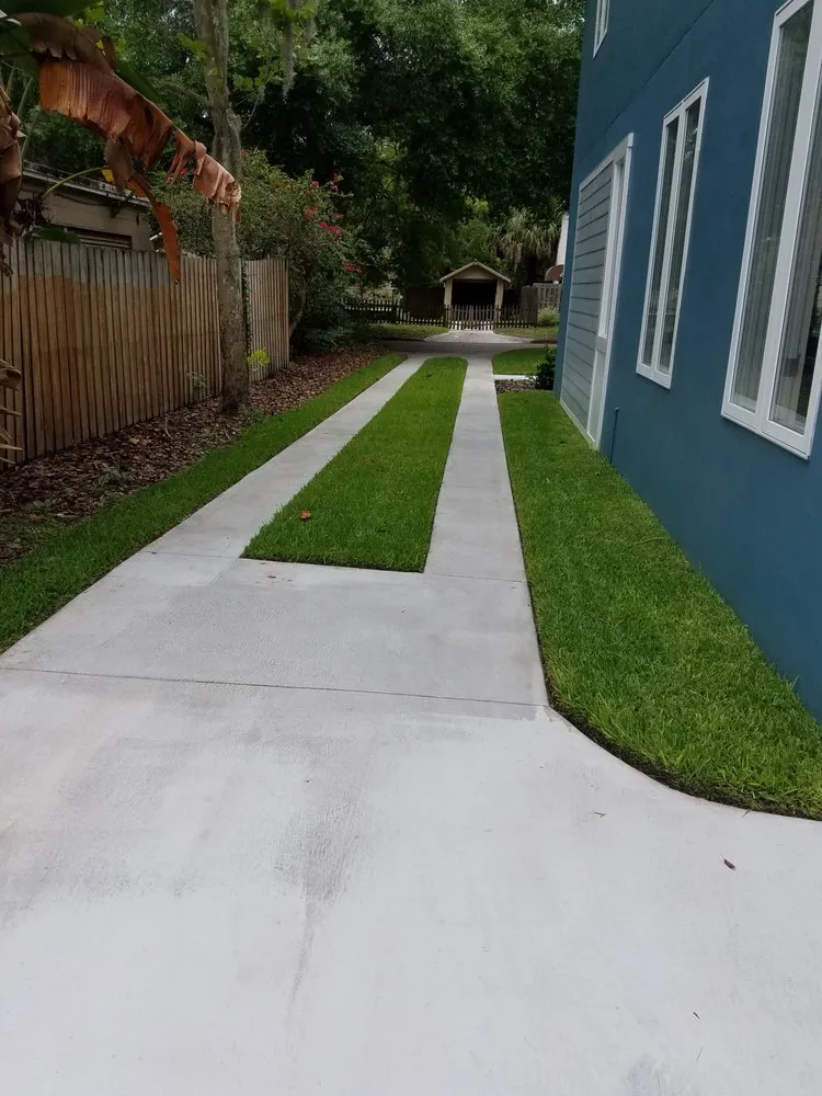 Affordable yard cleanup service in Orlando, FL by Freeman's All Purpose Services LLC