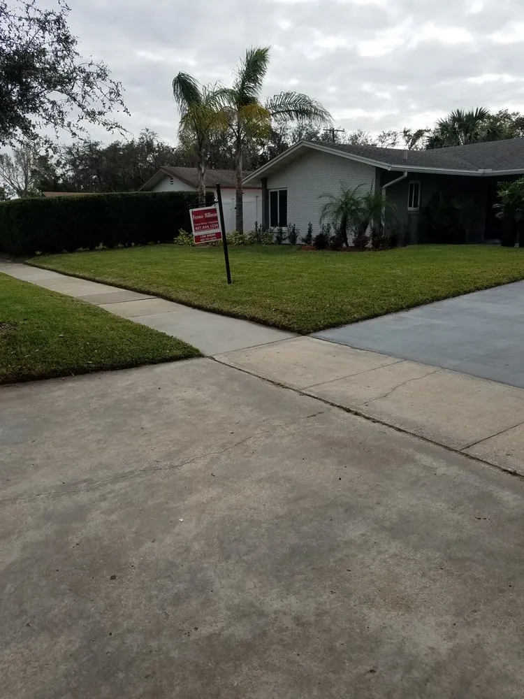 Reliable lawn mowing service in Orlando, FL - Freeman's All Purpose Services LLC