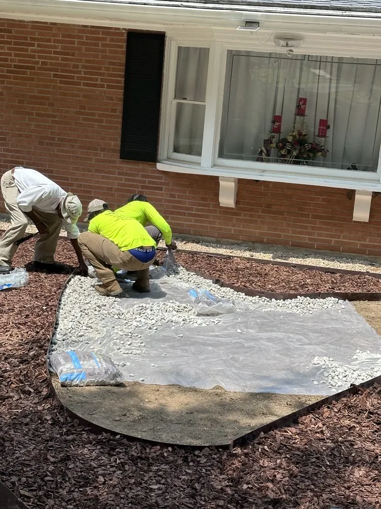 Local landscaping services experts serving Cheviot, OH - Freeman’s Landscaping & Gardening