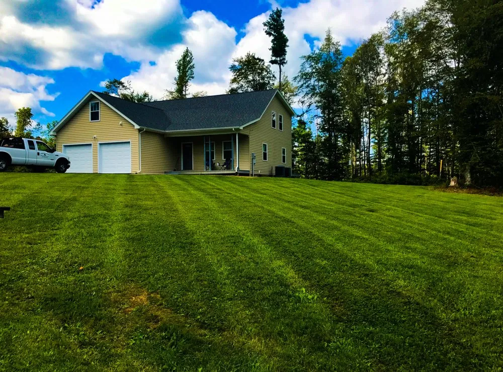 Expert lawn mowing service in Marion, VA by Freemans Mowing Service