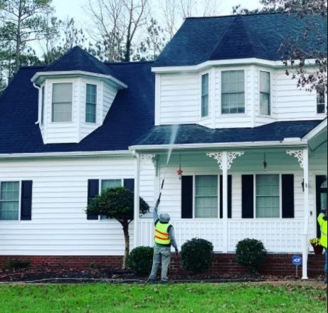 Custom lawn mowing service near you in Richmond, VA by Freemans Pressure Washing & Lawn Care