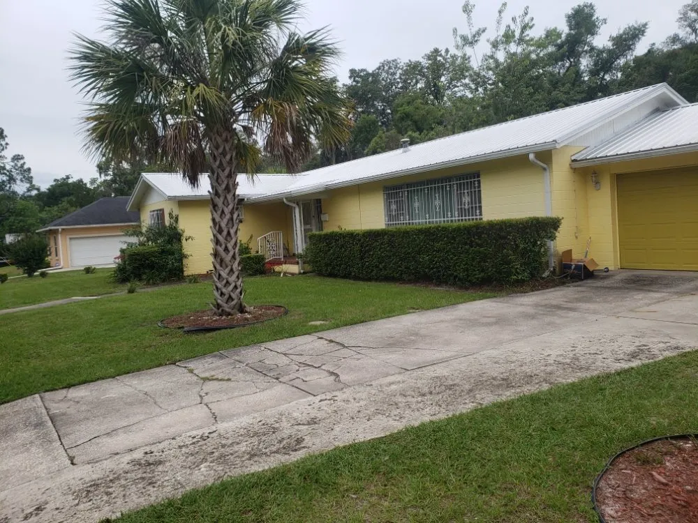 Custom yard maintenance for year-round maintenance across Gainesville, FL - Freenys Lawn Service