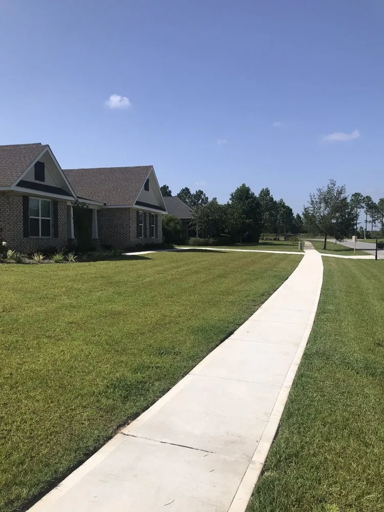 Affordable lawn care service in Freeport, FL by Freeport Lawn Care