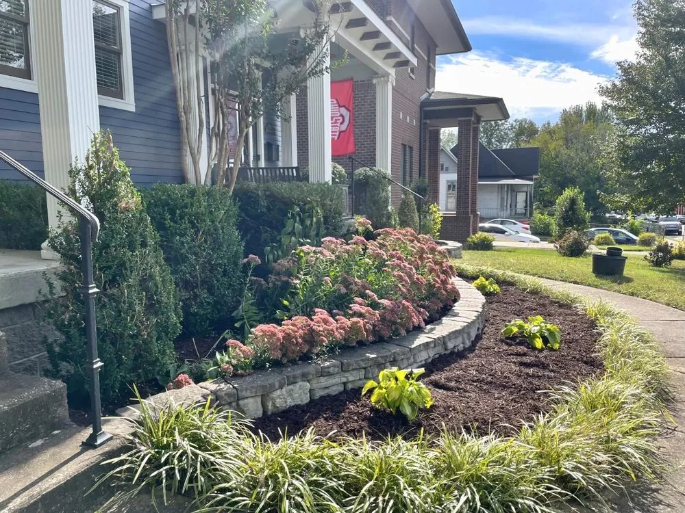 Top-rated lawn mowing service experts serving Lafayette, TN - French Lawn & Scape