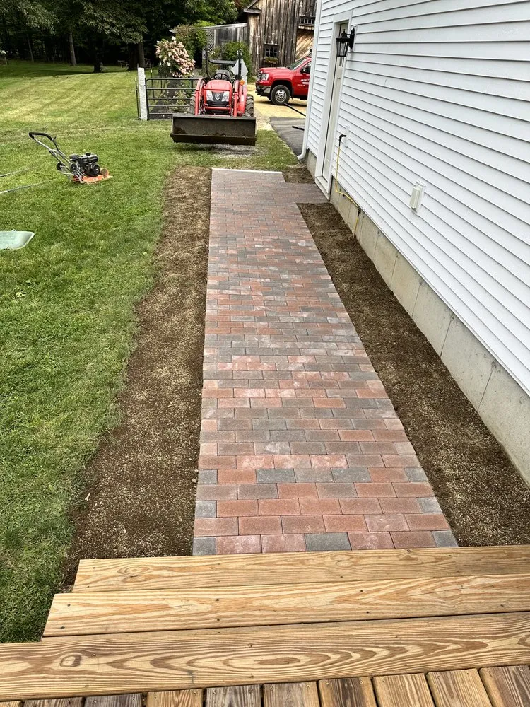 Local landscaping services for beautiful yards across Loudon, NH - Frenette Farm