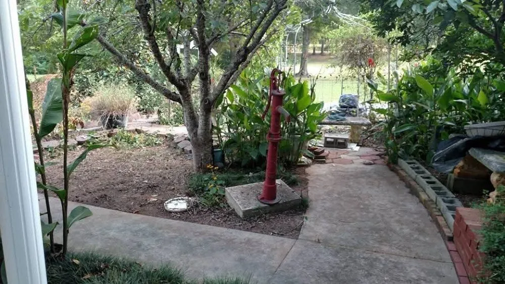 Affordable lawn mowing service in Travelers Rest, SC by Fresh And Green