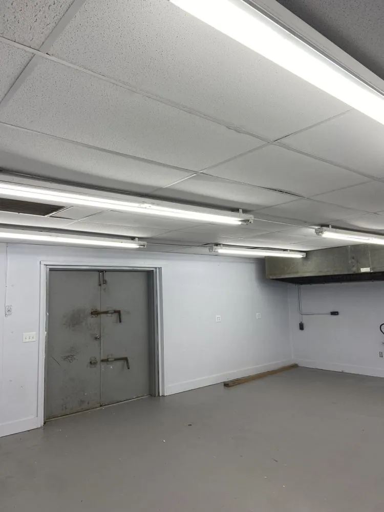 Professional lawn care service near you in El Campo, TX by Fresh Coat Solutions