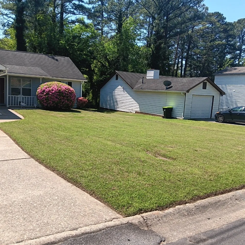 Reliable lawn care service with custom design across Jonesboro, GA - Fresh Cut and Hauling