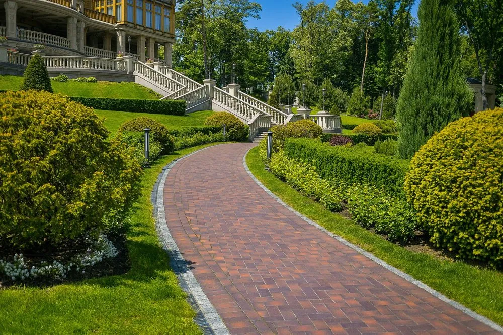 Expert outdoor landscaping experts serving Chantilly, VA - Fresh Cut Landscaping