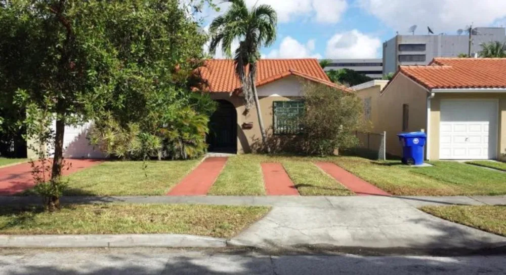 Affordable lawn mowing service in Miramar, FL by Fresh Cut Lawn Services