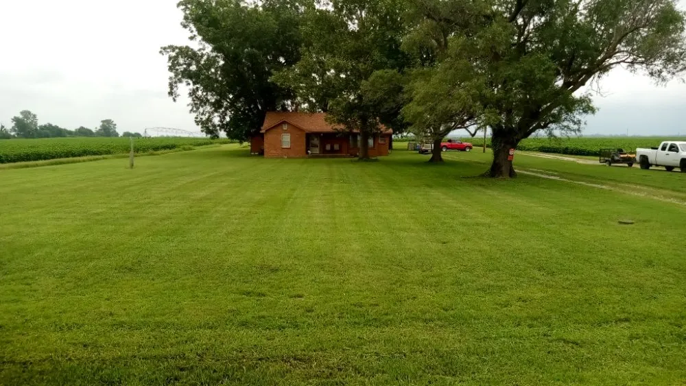 Expert garden landscaping experts serving Campbell, MO - Fresh Cut Mowing Service
